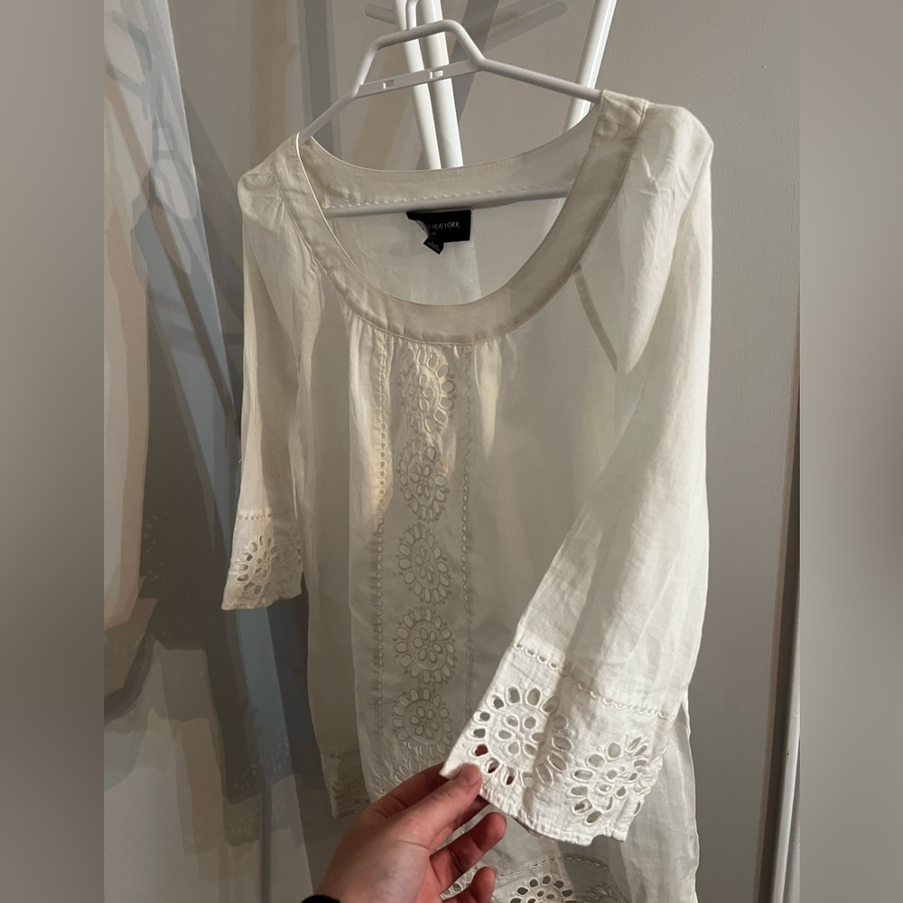 Jones New York Cream Blouse - Picture 2 of 3